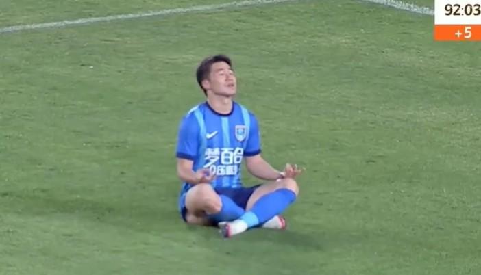 亚博游戏官网-里程碑，南通支云球员陈彬彬俱乐部生涯出战100场比赛