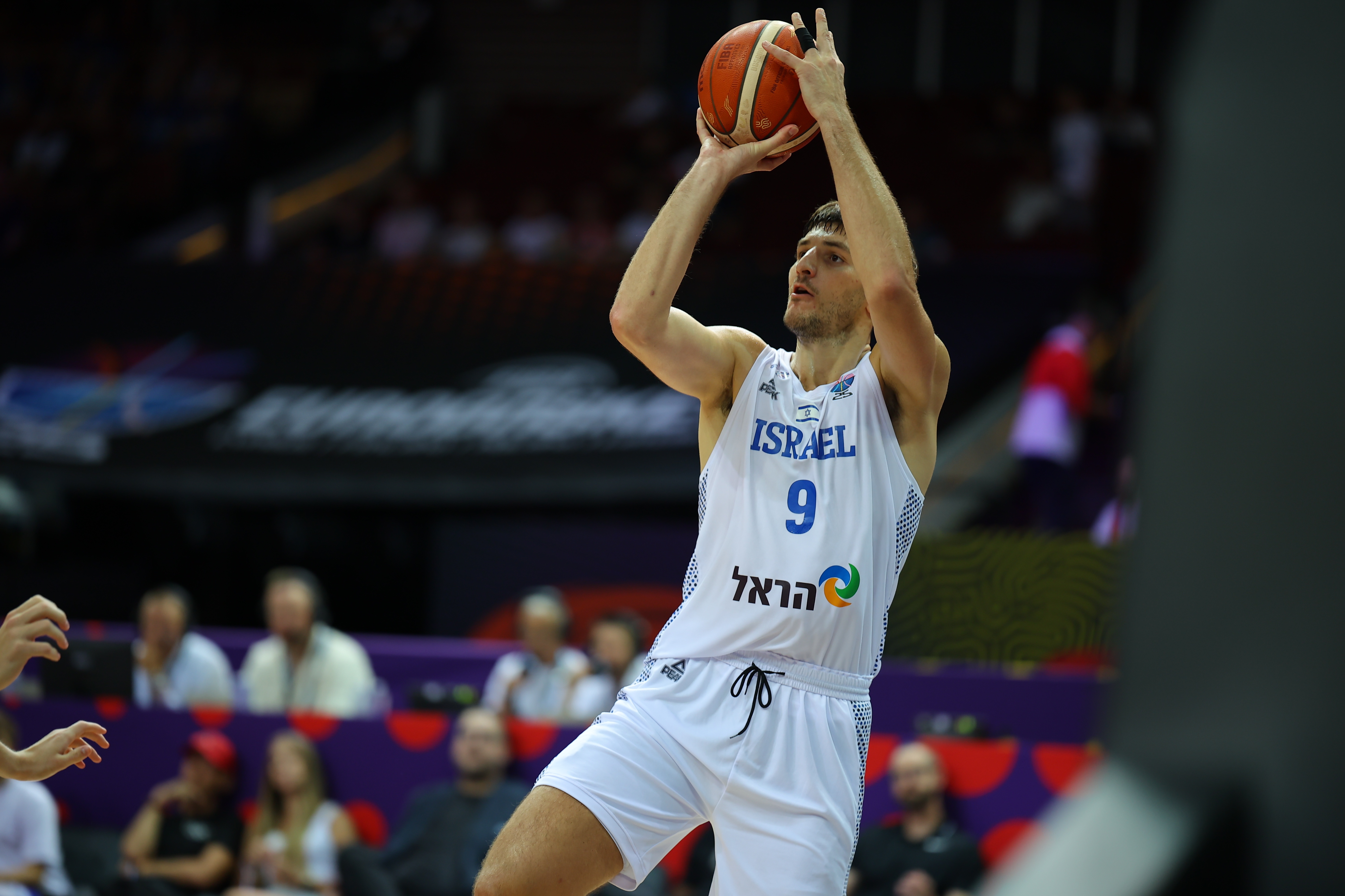 亚博app-美媒曝开拓者等三队关注以色列内线索尔金，欧锦赛场均16.5分表现亮眼