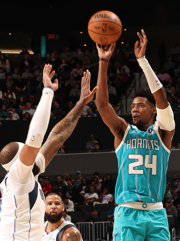 双杀独行侠，豪取5连胜！黄蜂26年以来20胜，联盟第二仅次于绿军|凯尔特人|三分球|波士顿凯尔特人队|达拉斯独行侠队|亚特兰大老鹰队_新浪新闻